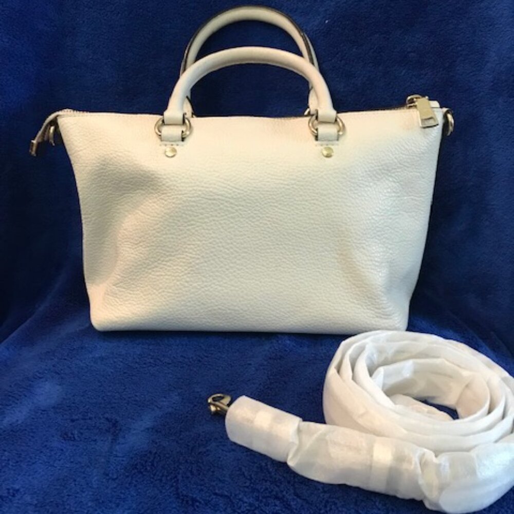 Coach New York Purse with Shoulder Strap 👜 - Picture 2 of 4